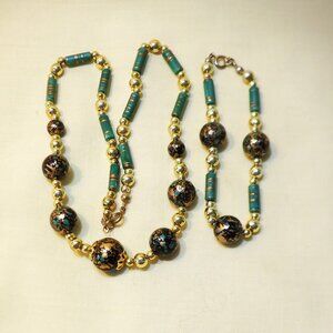 Fashionable yet Neat ~~~ Set of (2) NECKLACE & Matching BRACELET ~~~